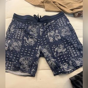 Men’s NEW blue paisley shorts